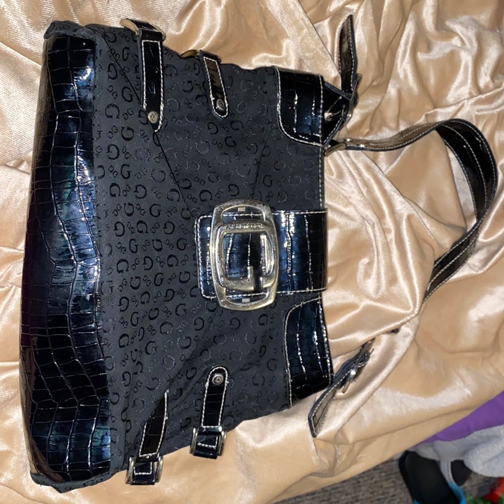 Used Medium guess tote bag